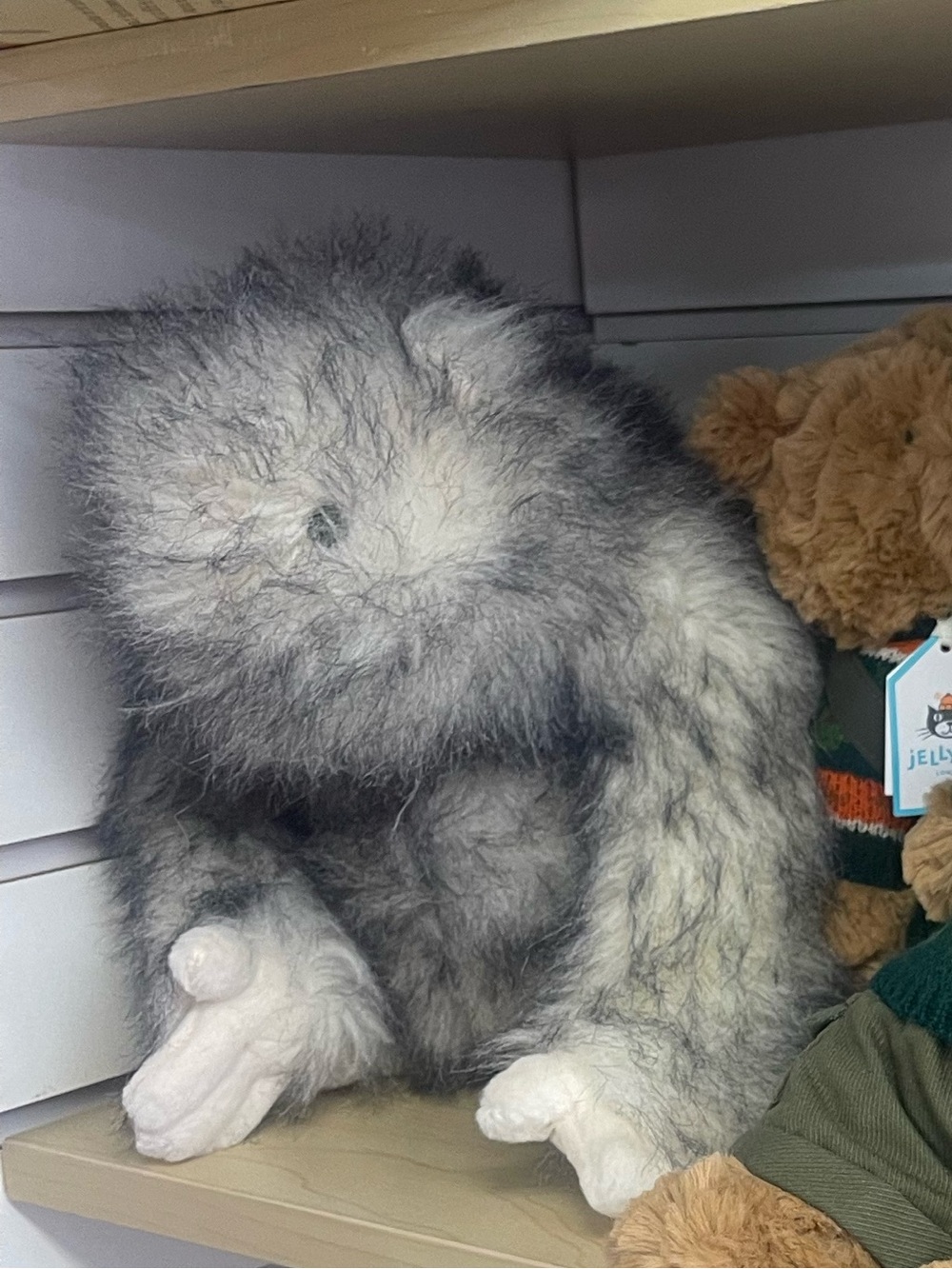 Jellycat Bretti yeti nwt authentic